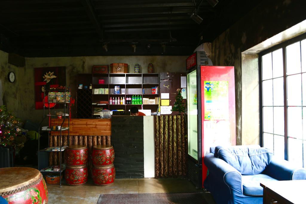Shanghai Old West Gate Hostel Exterior photo